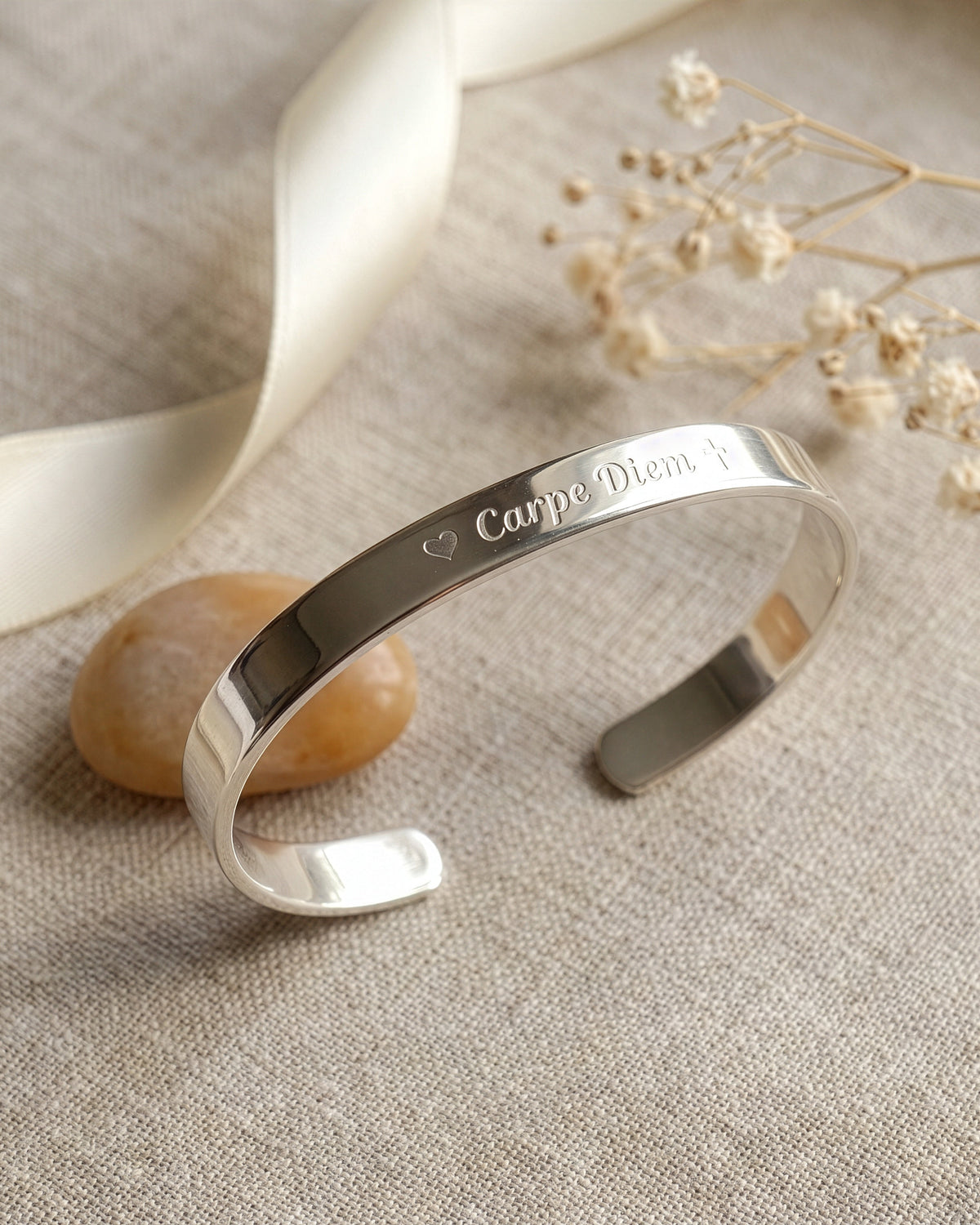 Personalized Mantra Bracelet: Meaningful Engraving Ideas and Daily Reminders